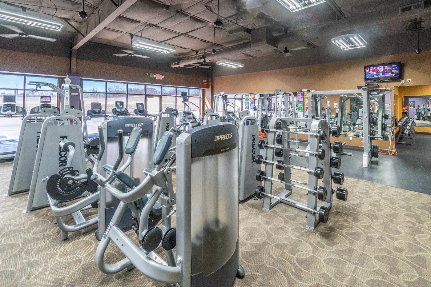 Strength equipment inside Active 24/7